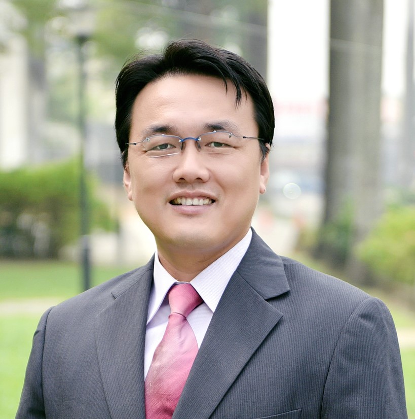謝坤達 照片